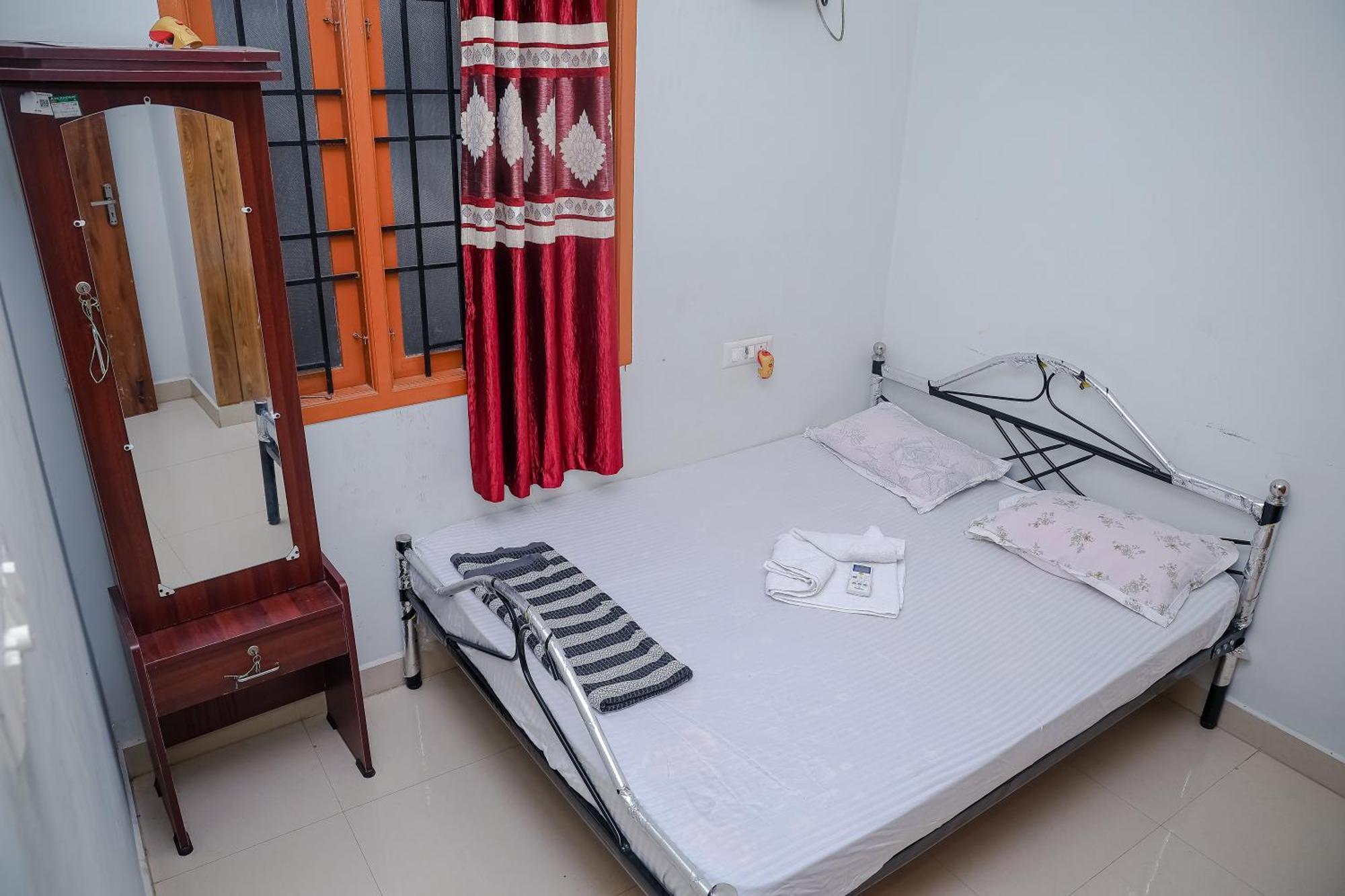 Fiona Homestay Madras Buitenkant foto